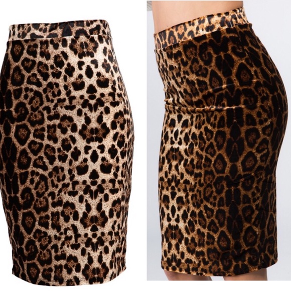 ☕️Leopard Print Pencil Skirt 🍂Sale - Picture 3 of 4